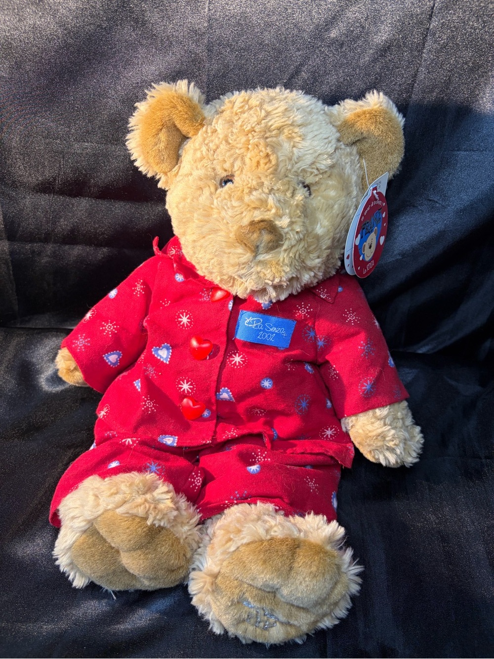 La SENZA “FRANZ” 2002 Tan Teddy Bear in Red Pajamas Plush mint condition 16”